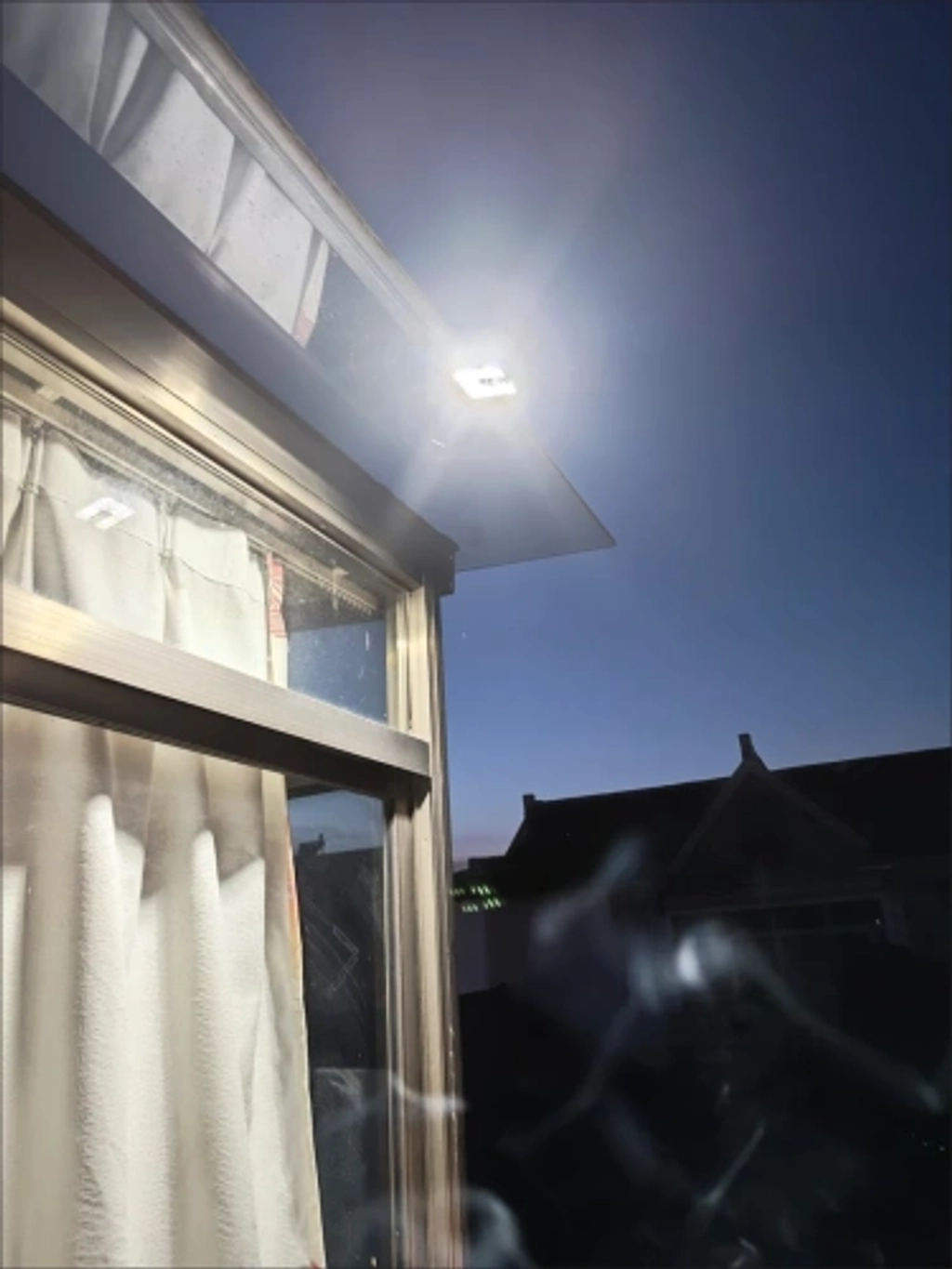 💥HOT SALE - Solar Clip-on Light - Easy Clip Anywhere, No Wiring