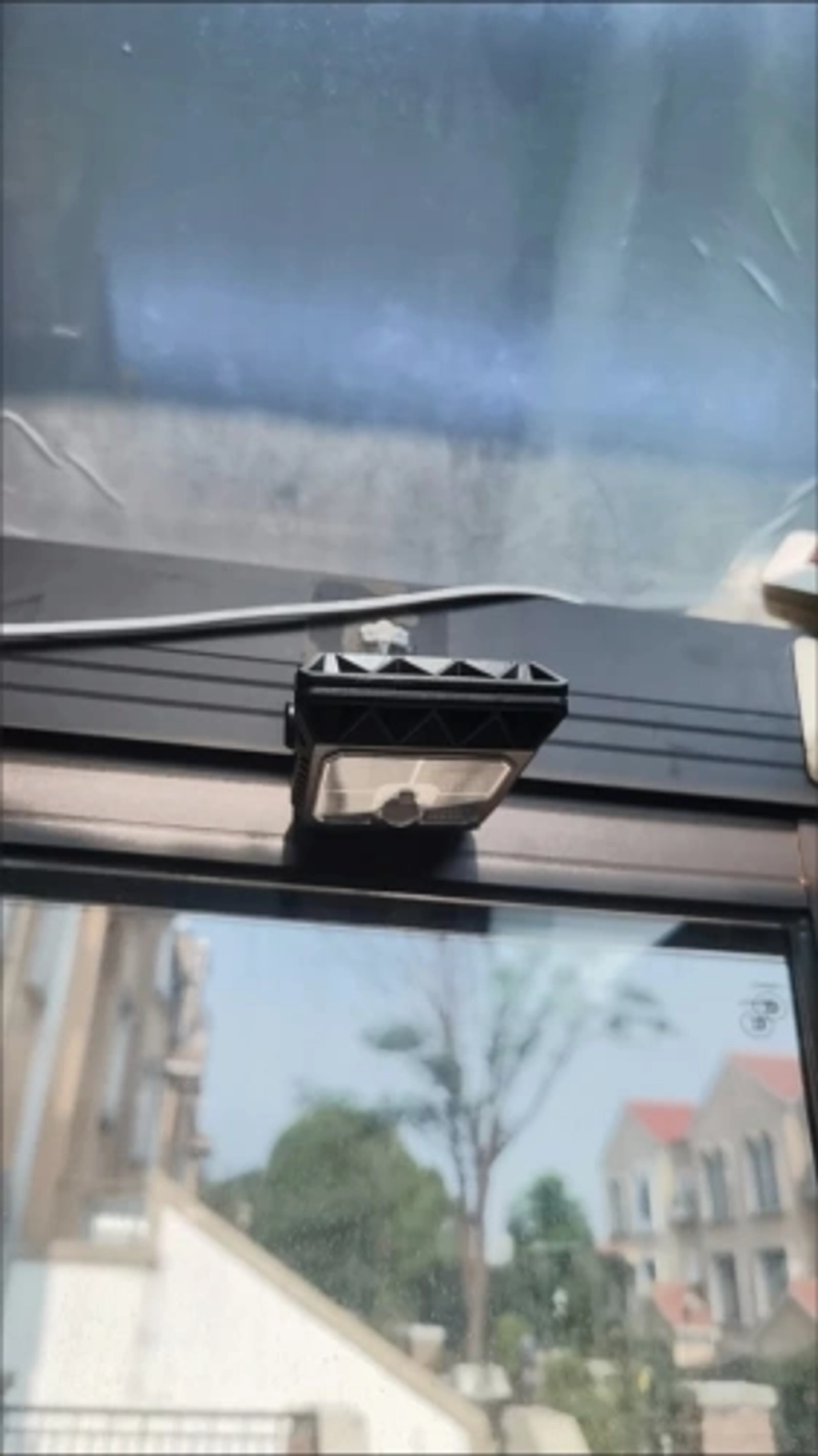 💥HOT SALE - Solar Clip-on Light - Easy Clip Anywhere, No Wiring